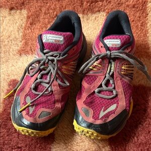 Brooks Women's Pink and Yellow Running Shoes
